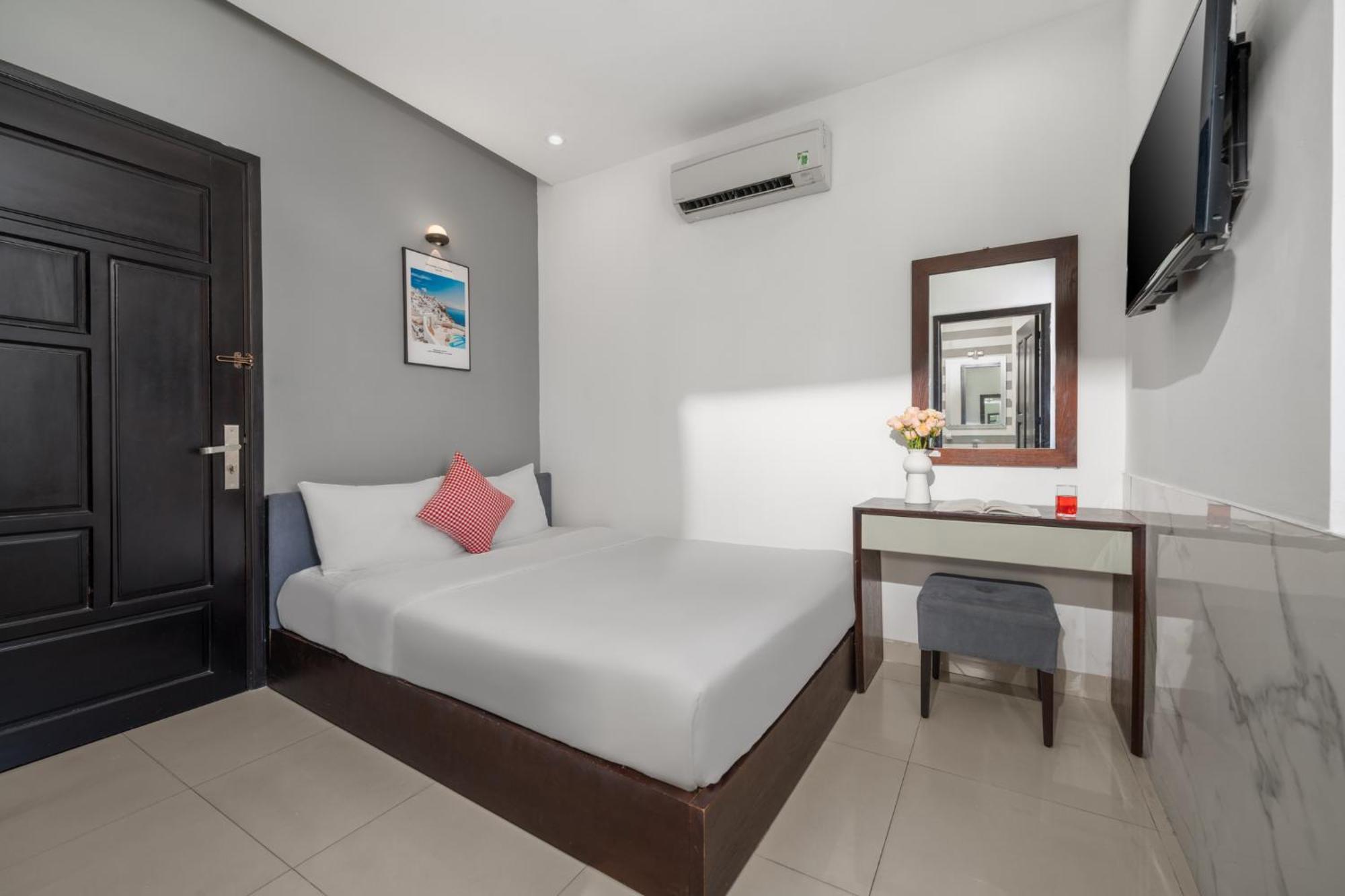 Hanoi Blue Beach Hotel Danang Exterior photo